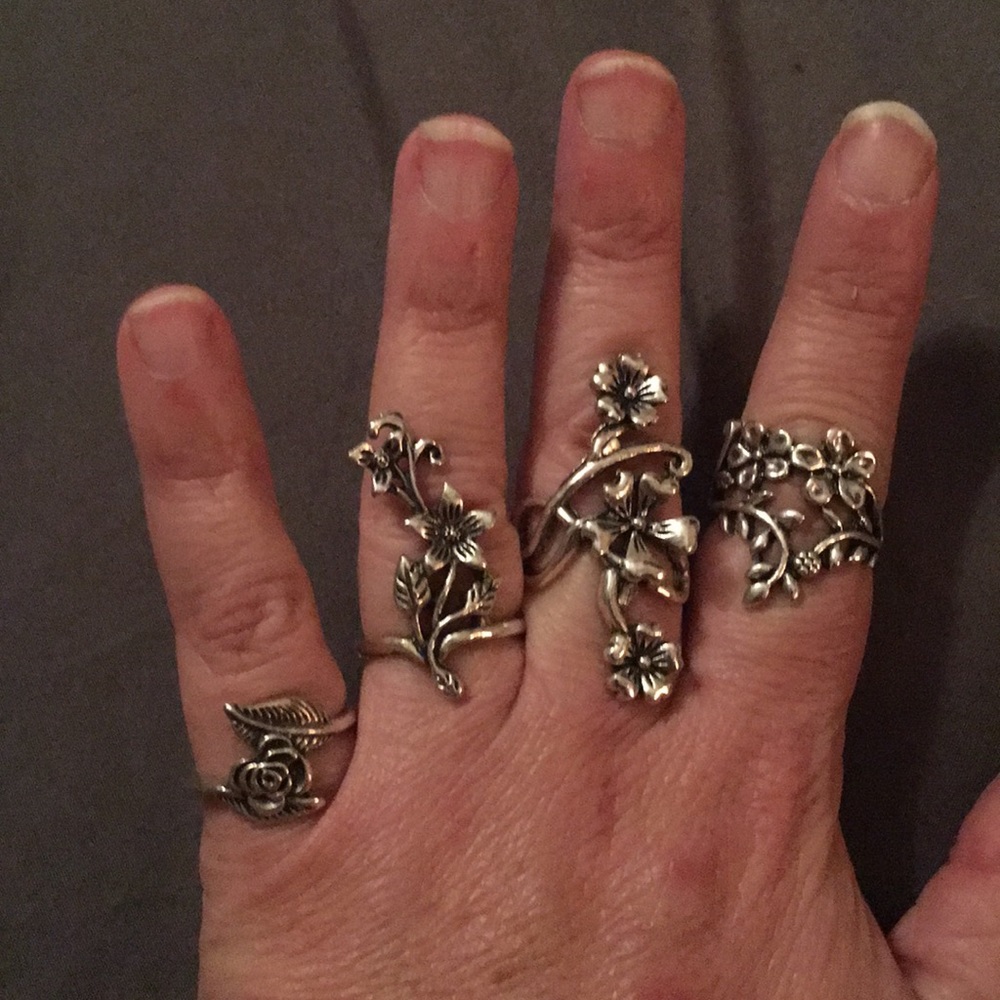 Set of flower pewter rings
